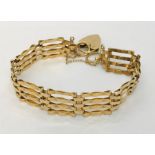 A 9ct gold gate bracelet, weight 10g