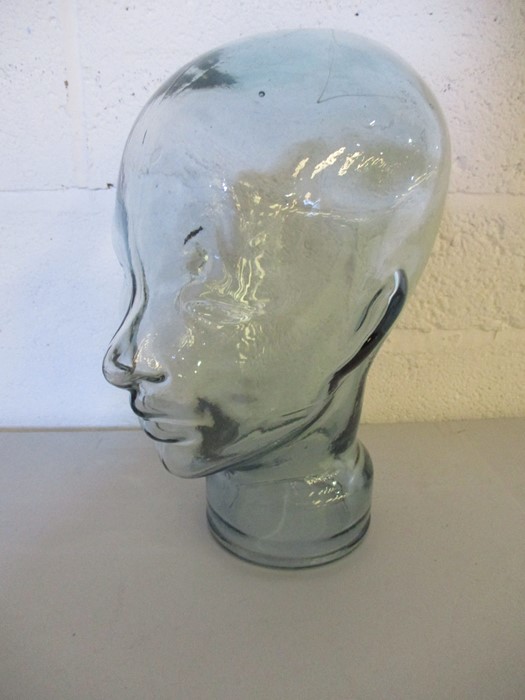 A glass display head. - Bild 6 aus 9