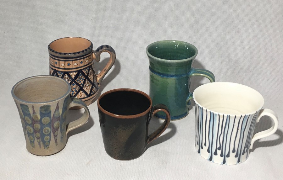 A collection of studio pottery style mugs etc - Image 3 of 5