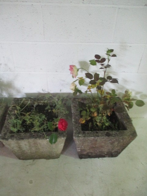 Two concrete garden pots, along with a pair of concrete troughs - Image 2 of 7