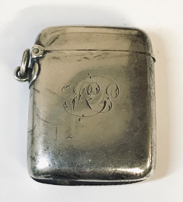 A hallmarked silver vesta case - Image 3 of 4