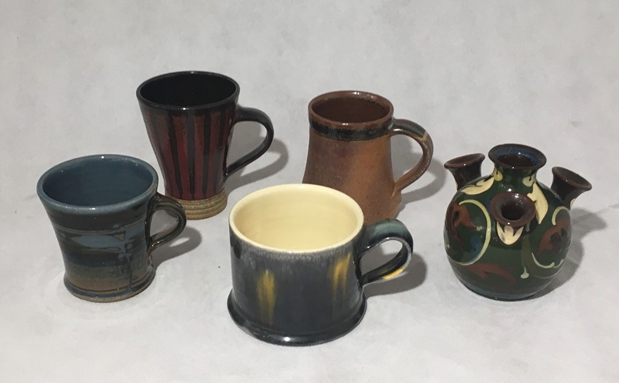 A collection of studio pottery style mugs etc - Image 2 of 5