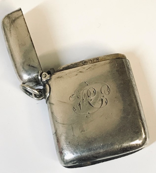 A hallmarked silver vesta case - Image 2 of 4