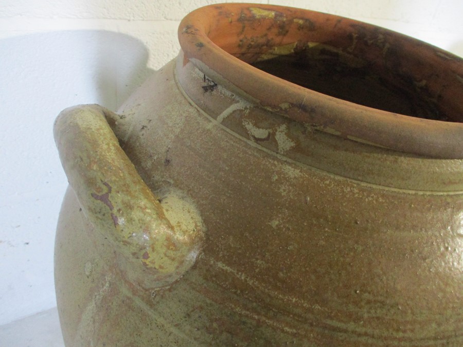 A large two handled glazed terracotta urn along with a large flagon - Image 5 of 11
