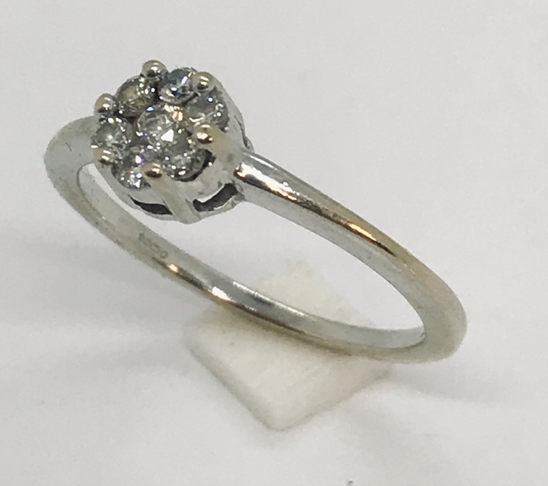 An 18ct white gold diamond cluster ring - Image 3 of 4