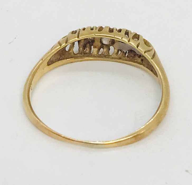 An unmarked ( probably 18ct gold) boat ring set with 5 diamonds - Image 4 of 4