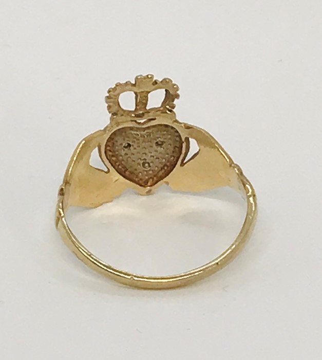 A 9ct gold Claddagh ring weight 1.8g - Image 3 of 3