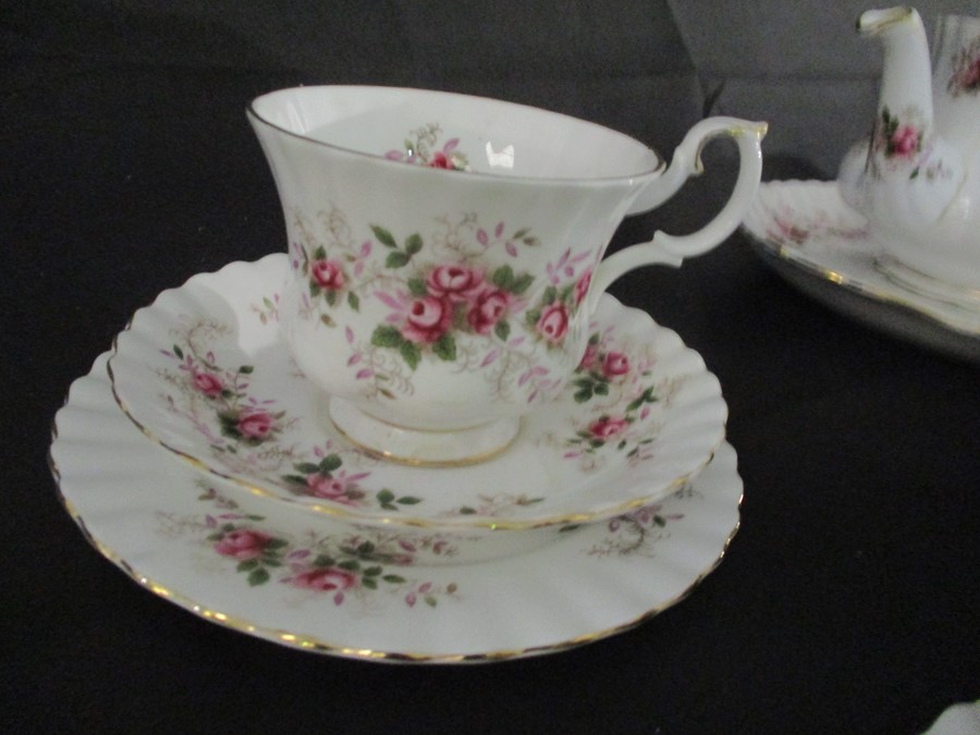 A part Royal Albert "Lavender Rose" tea set ( 1 cup cracked) along with a Worcester clock and a - Image 3 of 16