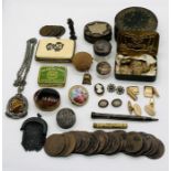 An interesting collection of items including buttons, small SCM mesh purse, silver topped pot etc.