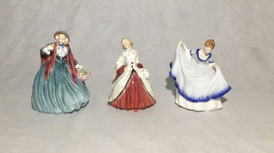 A collection of Royal Doulton figurines including "Lady Charmain", "The Ermine Coat", "Amanda", " - Image 4 of 4