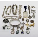 A collection of silver jewellery etc. ( approx total weight 280g)