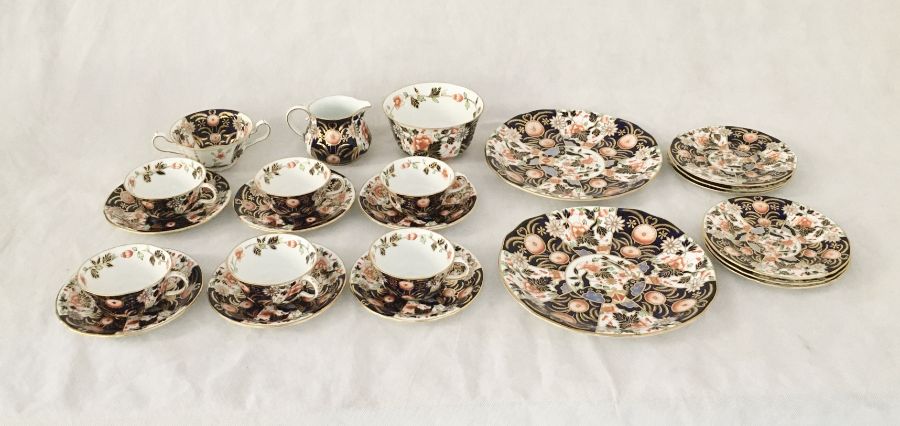 A Royal Crown Derby part tea service in the Imari pattern 8683