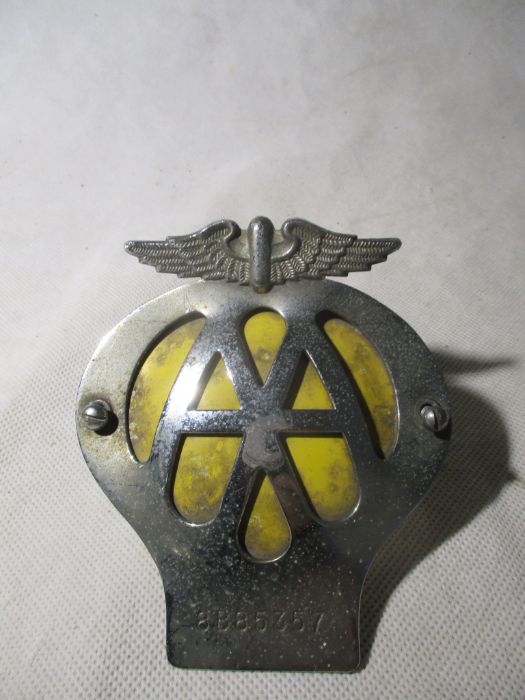 A vintage VM car badge for 1956 along with an AA badge - Image 4 of 5