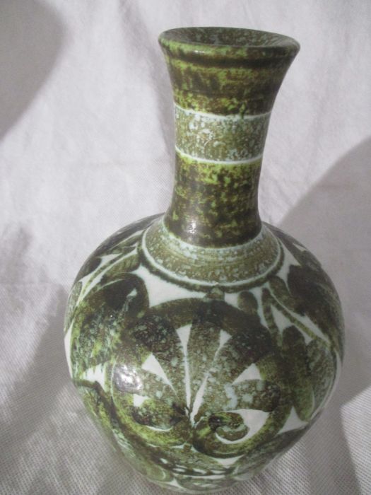 A Denby Glyn Colledge designed vase along with two Poole pottery vases (1 A/F) and one other - Image 11 of 17