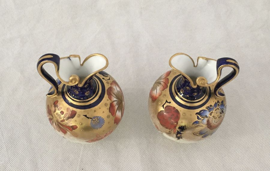 A pair of Royal Crown Derby jugs and vase in the Imari pattern - Image 5 of 13
