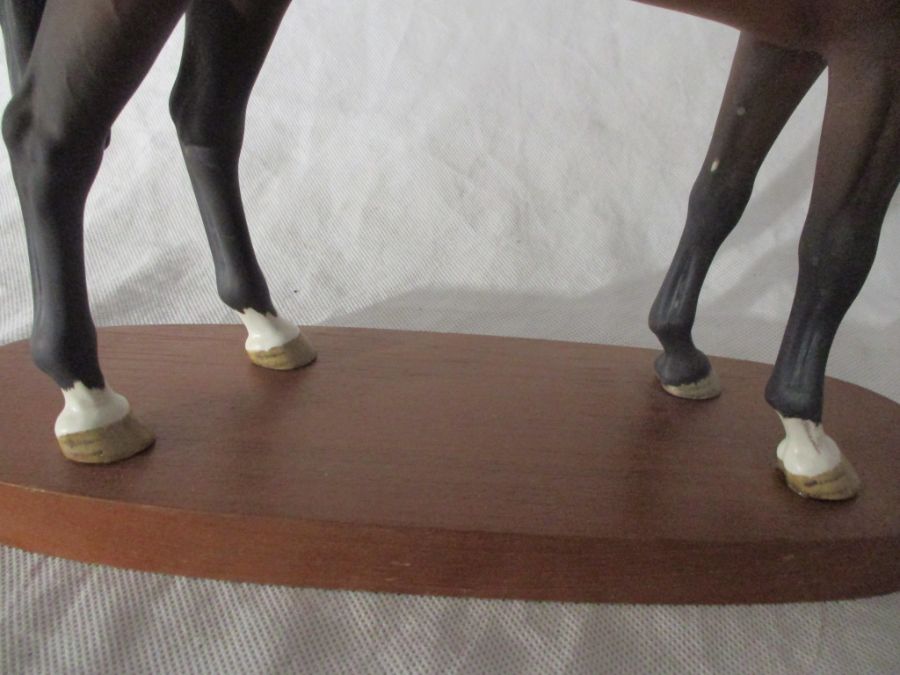 A Beswick Connoisseur figurine, Nijinsky, 1970 Winner of the Triple Crown, supported on an oval - Image 3 of 5