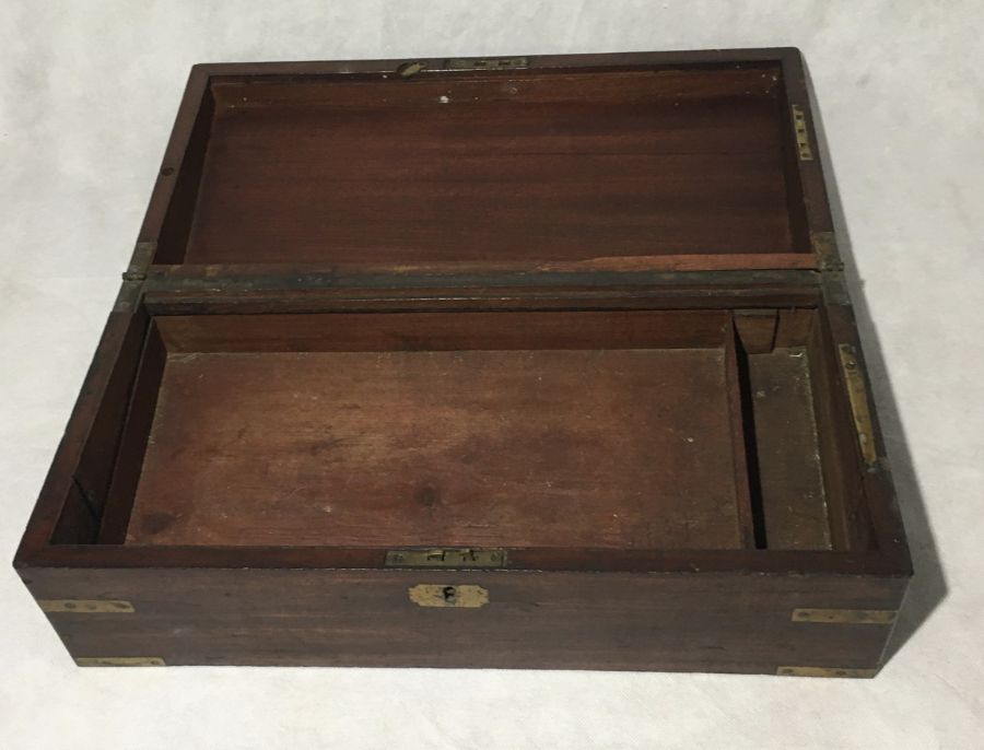 An assortment of items including a number of wooden boxes, a Bakelite trinket box by Lingden, a - Image 6 of 7