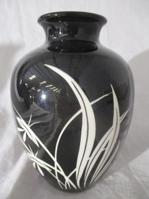 A Denby Glyn Colledge designed vase along with two Poole pottery vases (1 A/F) and one other - Image 15 of 17