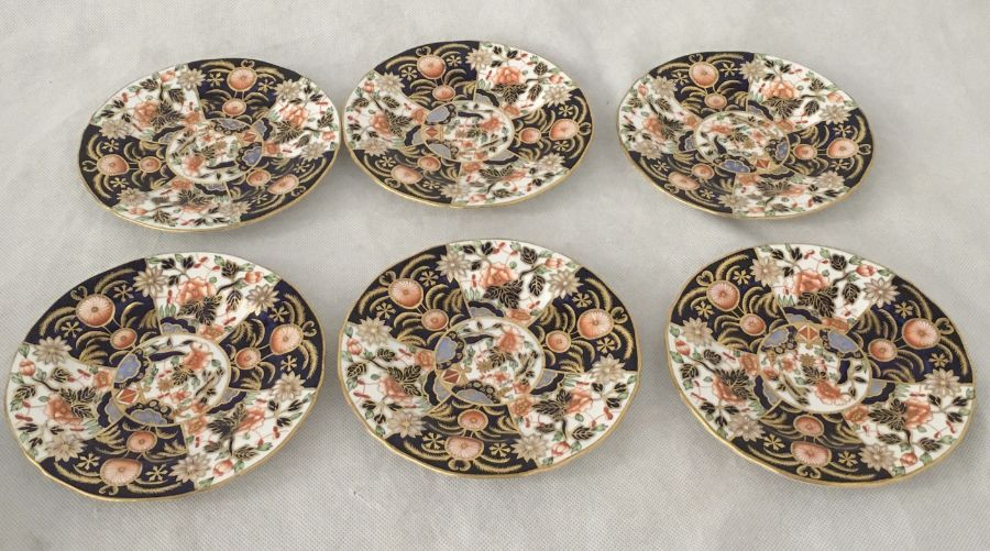 A Royal Crown Derby part tea service in the Imari pattern 8683 - Image 7 of 7