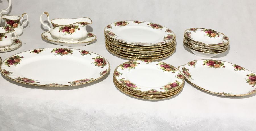 A Royal Albert Country Rose part dinner service - Image 3 of 3