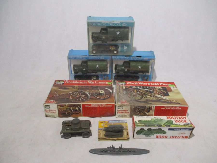 Three vintage cased matching Ideal military Motorific Trucks, along with two boxed Life-Like Hobby