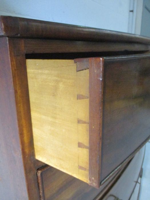 A Georgian mahogany bow fronted chest of drawers. - Image 6 of 10