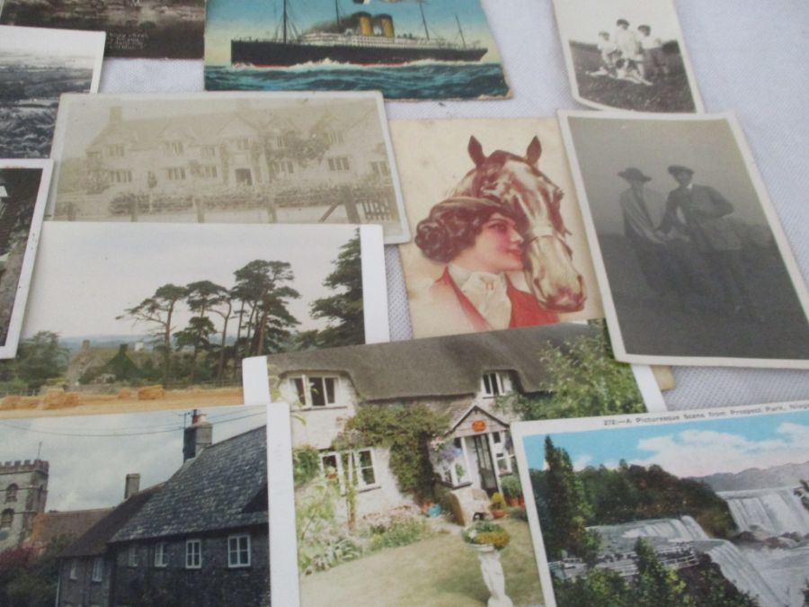 A collection of photographs, postcards etc including various postcards from Lyme Regis/Uplyme etc. - Image 30 of 52