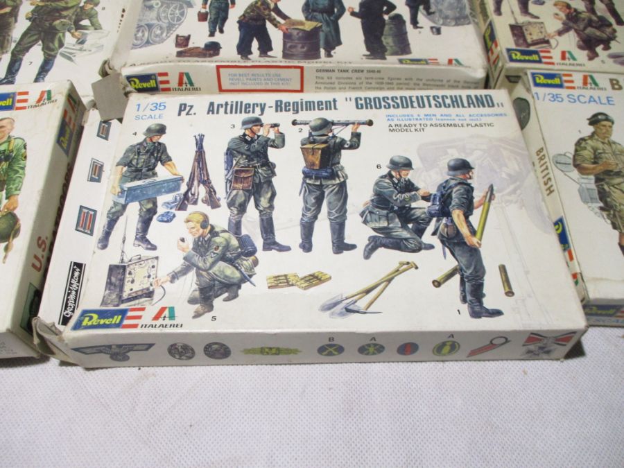 A collection of sixteen boxed Revell Italaerei ready to assemble plastic military figurines model - Image 9 of 11