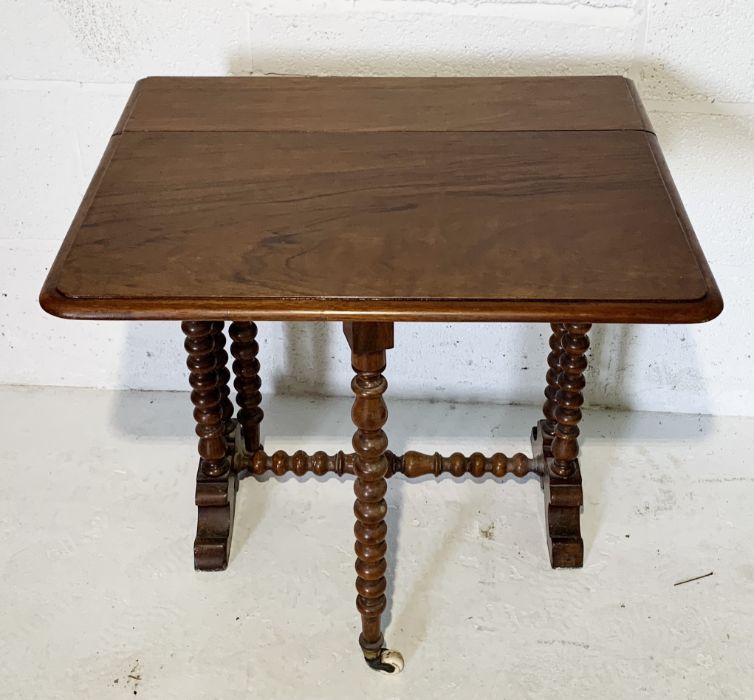 A Sutherland table on bobbin turned legs - Image 3 of 3