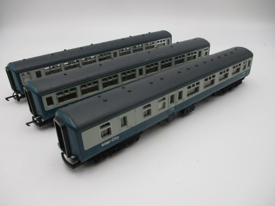 A Hornby OO gauge locomotive and tender (8509), along with three Inner City coaches and a - Image 12 of 20