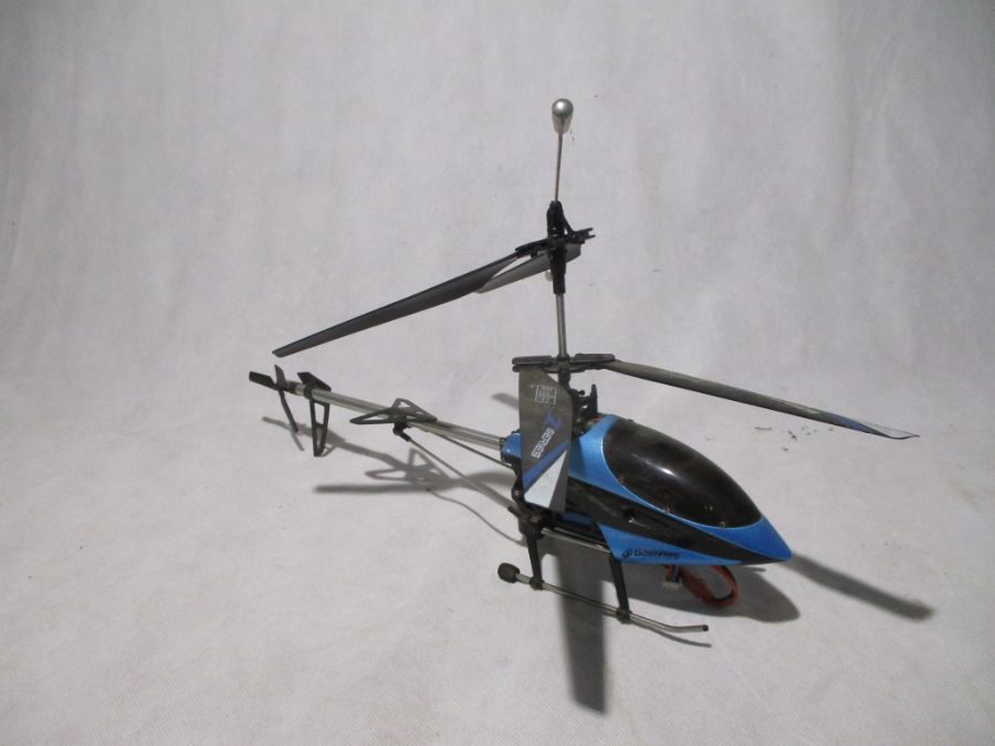 A collection of five remote control helicopters - Image 2 of 6