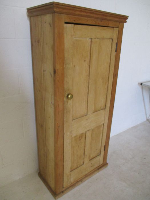 A pine panelled cupboard with single door - Image 2 of 8