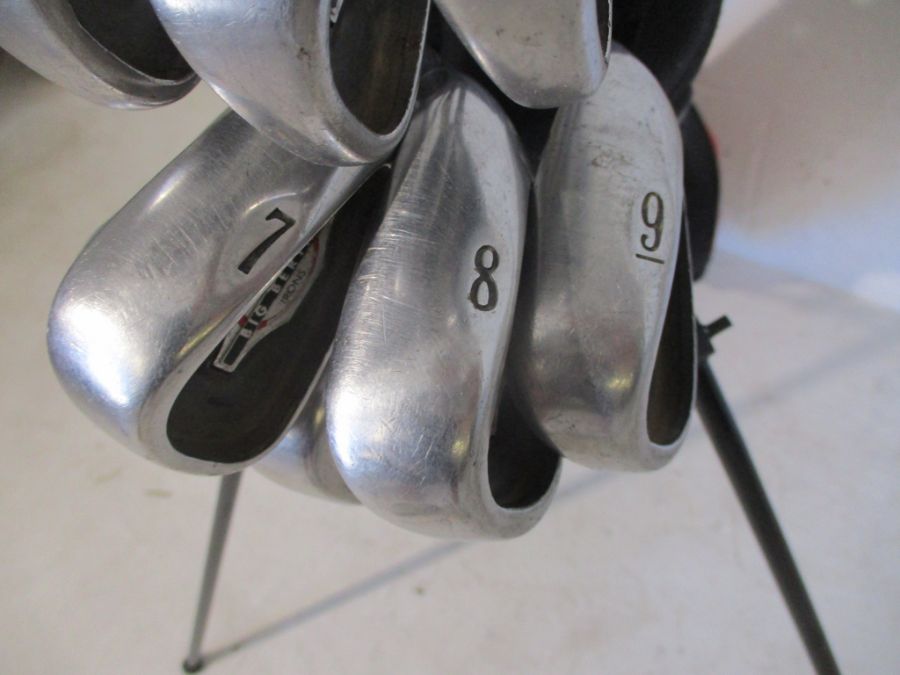A set of Callaway "Big Bertha" golf clubs including drivers, irons 4 to 10, sand wedge and - Image 6 of 9