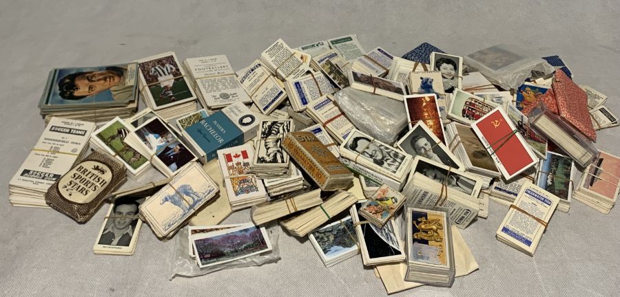A large collection of cigarette cards, tea cards and trade cards including Wills, Players, - Image 10 of 11