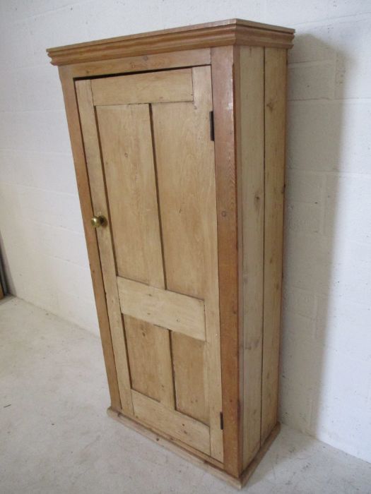 A pine panelled cupboard with single door - Image 3 of 8