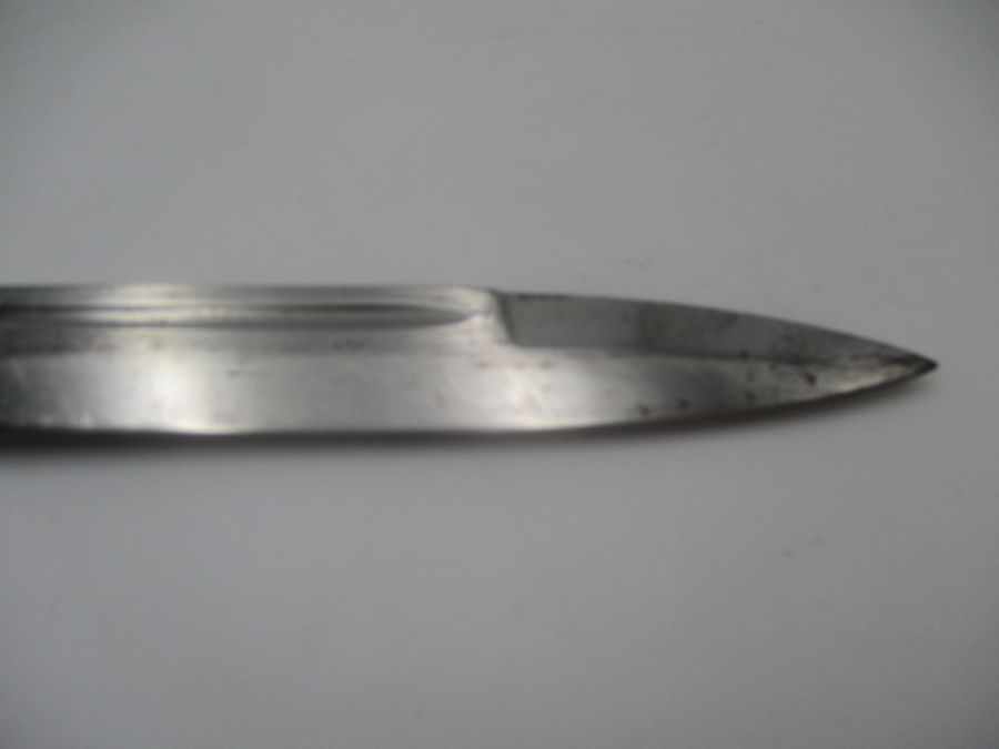 A German WWII bayonet, the steel blade stamped E u F Horster, Solingen, with eagle head handle, - Image 4 of 7