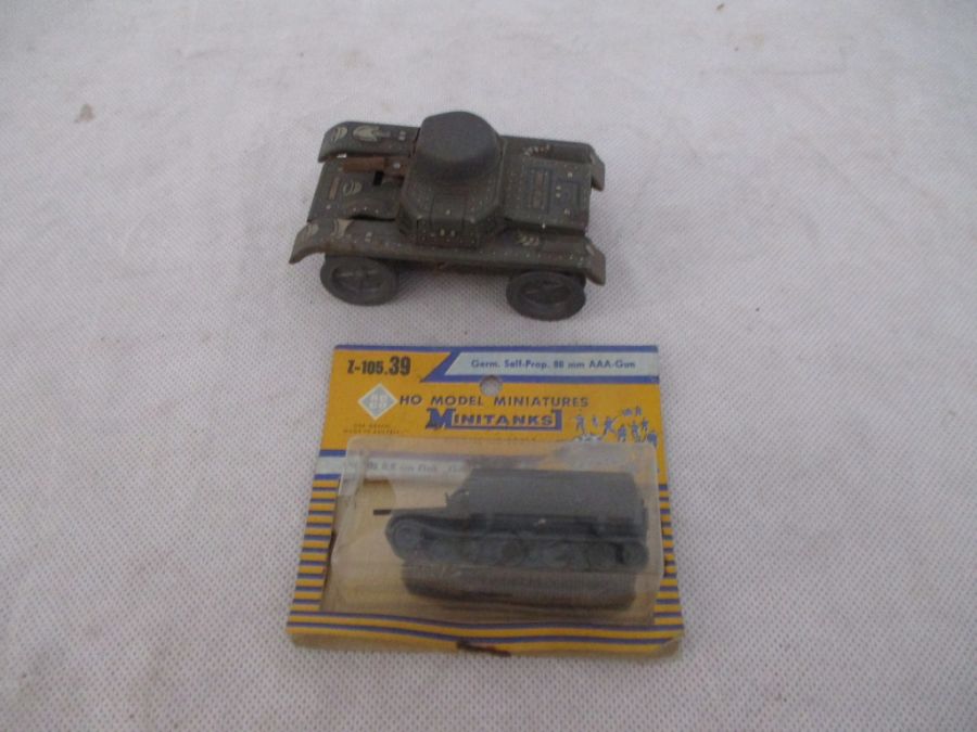 Three vintage cased matching Ideal military Motorific Trucks, along with two boxed Life-Like Hobby - Image 7 of 7