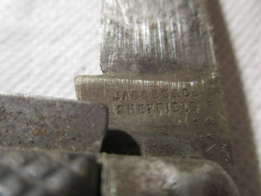 Three vintage folding pocket knives with Marlin spikes, one dated 1937 by Wade Butcher, Keen Kutter, - Image 9 of 10