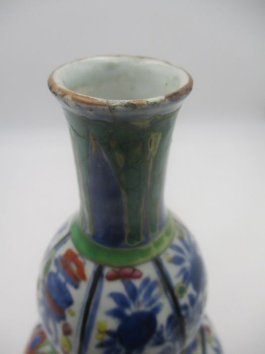 A Japanese 19th Century double gourd vase in the Imari palette, height 29cm - Image 2 of 12