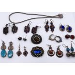 A collection of silver and other jewellery