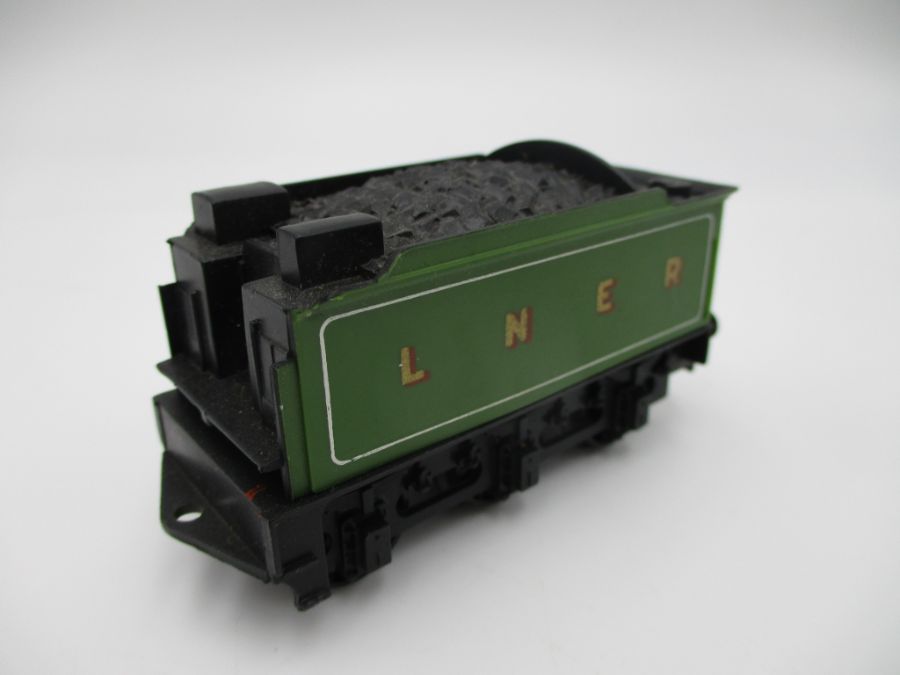 A Hornby OO gauge locomotive and tender (8509), along with three Inner City coaches and a - Image 11 of 20