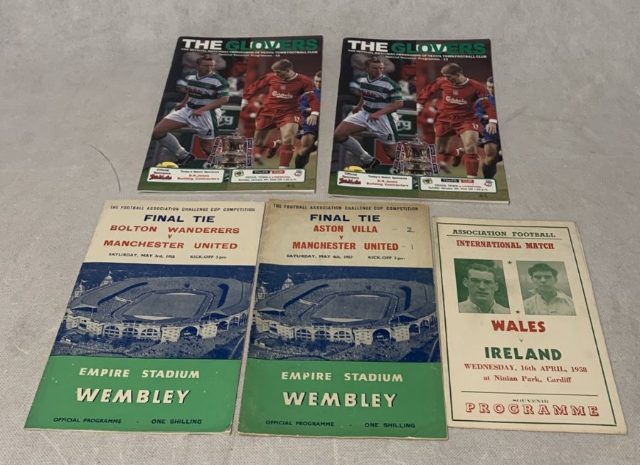 A collection of vintage football programmes from the 1950's onwards - Image 9 of 12