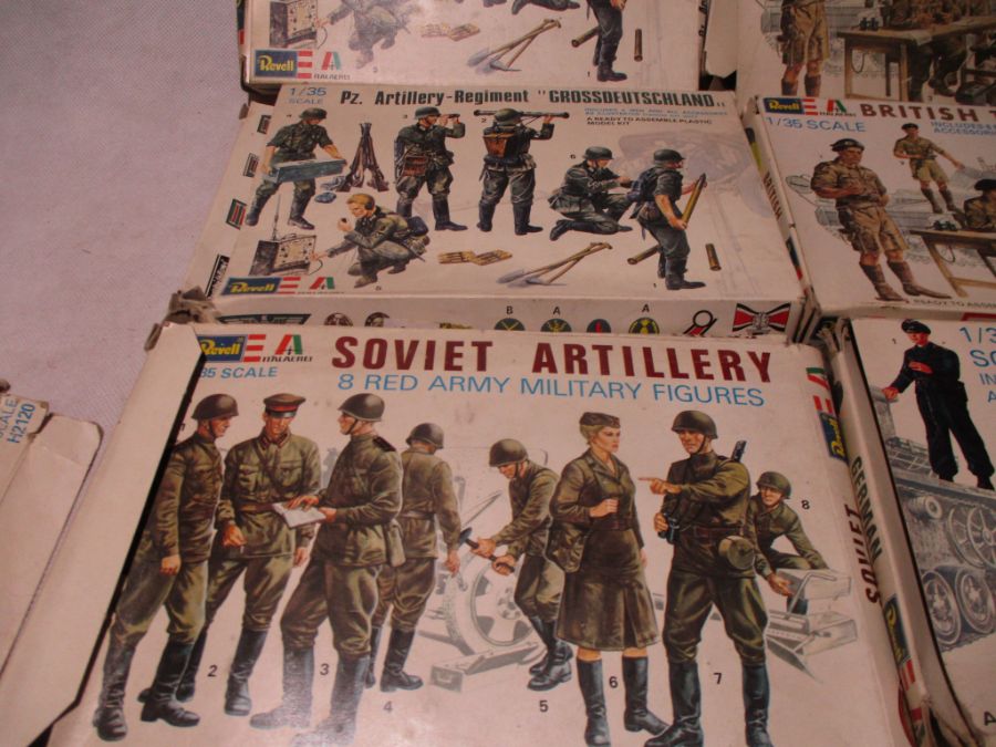 A collection of sixteen boxed Revell Italaerei ready to assemble plastic military figurines model - Image 5 of 11