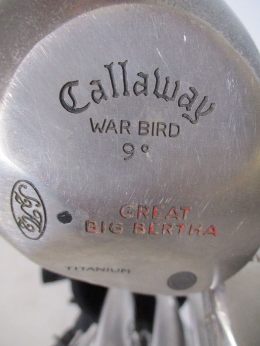 A set of Callaway "Big Bertha" golf clubs including drivers, irons 4 to 10, sand wedge and - Image 3 of 9