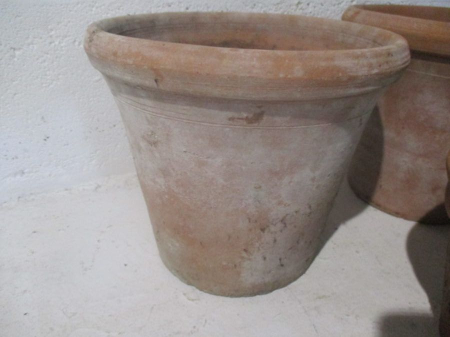 A small collection of terracotta flowerpots - Image 2 of 6