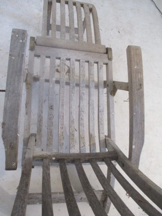 A wooden garden steamer chair. A/F - Image 4 of 9