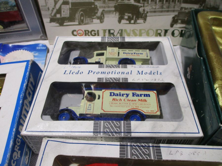 A collection of boxed die-cast vehicles including Corgi Transport of The 30's, Lledo Promotional - Image 7 of 21