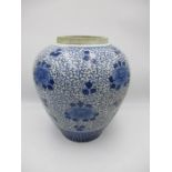 A Chinese blue & white large ginger jar - no lid, height 33cm