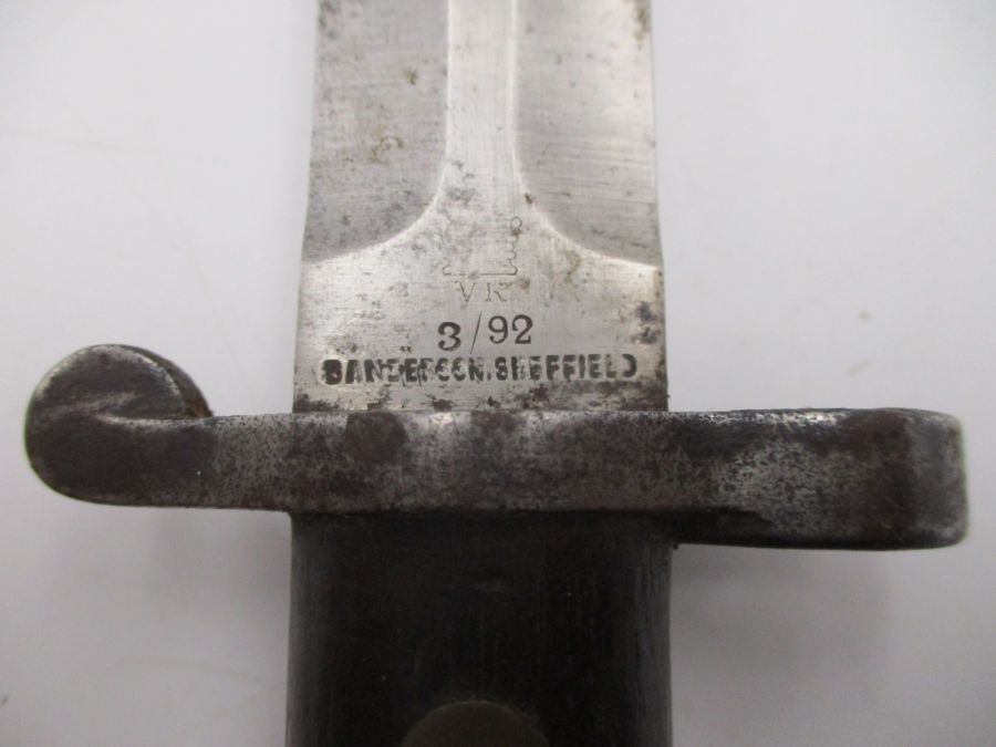 British Lee Metford Mk1 bayonet in leather scabbard stamped Sanderson, 1892 with Broad Arrow stamp - Image 2 of 11