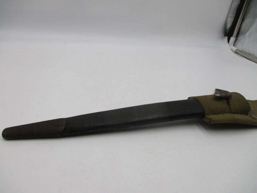 British Lee Metford Mk1 bayonet in leather scabbard stamped Sanderson, 1892 with Broad Arrow stamp - Image 9 of 11